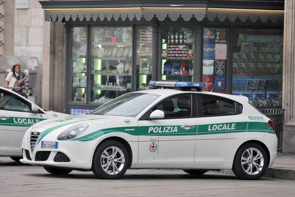 Milán, Italia - Policía local — Foto de Stock