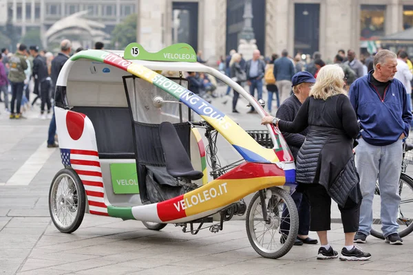 Milano, Italia - Servizio Turistico — Foto Stock