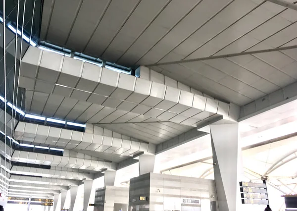 Column View Departure Area at Terminal 3 Delhi International Air — стокове фото