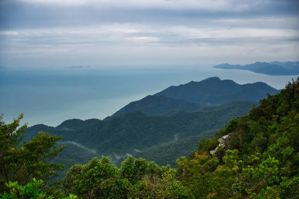 Prachtig Panoramisch Uitzicht Langkawi Bergtoppen Baaien Vanaf Top Van Gunung — Stockfoto