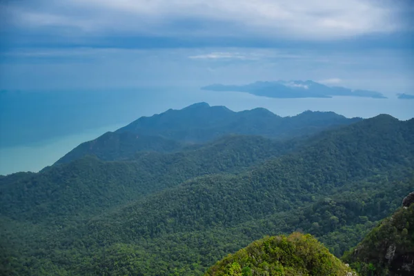 Prachtig Panoramisch Uitzicht Langkawi Bergtoppen Baaien Vanaf Top Van Gunung — Stockfoto