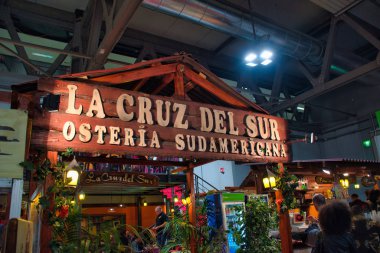 Fiera 'daki Artigiano, dünyanın en iyi uluslararası mutfağını denemek için el yapımı ürünleri satın almak, görmek, dokunmak için eşsiz bir fuar. Eşsiz, orijinal, en yüksek kalite.