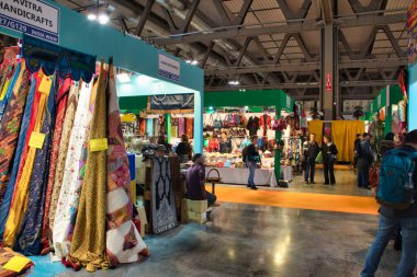 Fiera 'daki Artigiano, dünyanın en iyi uluslararası mutfağını denemek için el yapımı ürünleri satın almak, görmek, dokunmak için eşsiz bir fuar. Eşsiz, orijinal, en yüksek kalite.