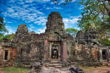 Bayon, Prasat Bayon zengin bir Khmer tapınağıdır.