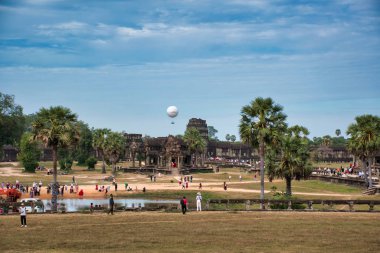 Angkor Wat, Siem Reap Kamboçya 'da bir Hindu tapınağı kompleksi.