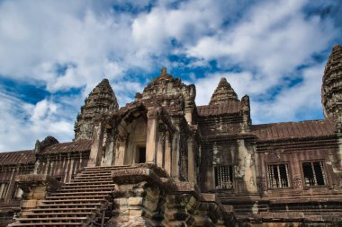 Angkor Wat, Siem Reap Kamboçya 'da bir Hindu tapınağı kompleksi.