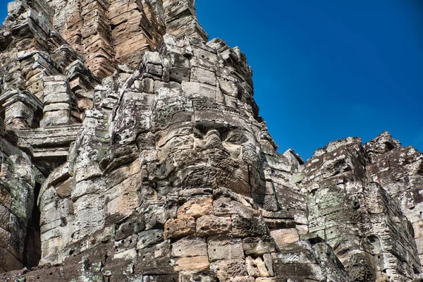 Bayon面朝Bayon，Prasat Bayon装饰华丽的高棉庙宇 — 图库照片