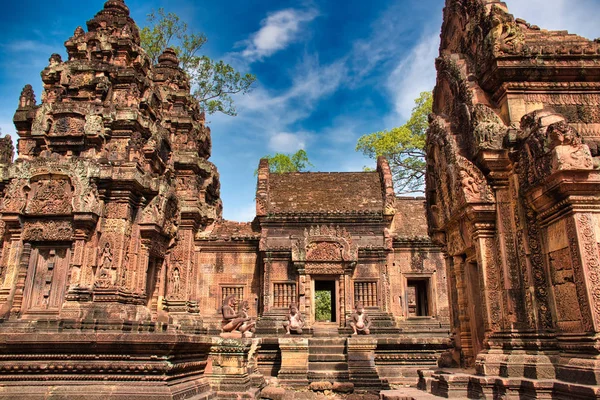 Banteay Srei Banteay Srey Ναός Χώρο Ανάμεσα Στα Αρχαία Ερείπια — Φωτογραφία Αρχείου