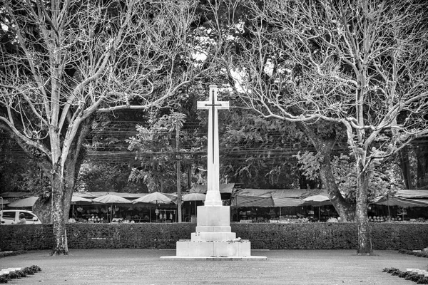 泰国坎查纳布里 2019年12月28日 坎查纳布里战争公墓 Kanchanaburi War Cemetery 或唐拉克战争公墓 Don Rak War — 图库照片