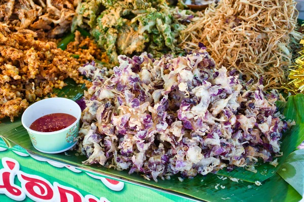 Tailandés Frito Colorido Ixora Flores Comida Mercado Callejero Cerca Bangkok —  Fotos de Stock