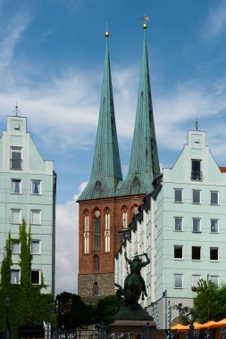 Nikolaikirche, ya da Aziz Niklas Kilisesi, Berlin