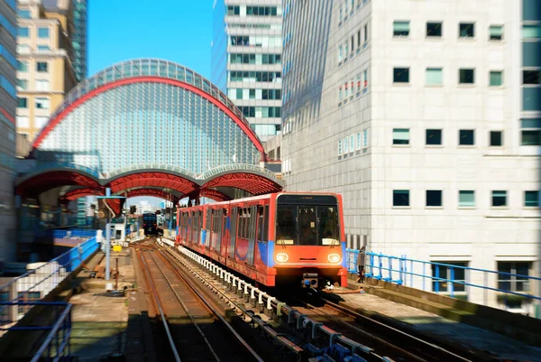 Transporte Fundo Estação Trem Partida Londres Canary Wharf Desfoque Movimento — Fotografia de Stock