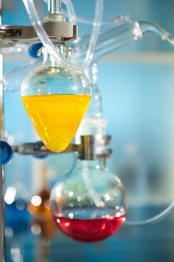 reaksiyon devam eden organik kimya Lab