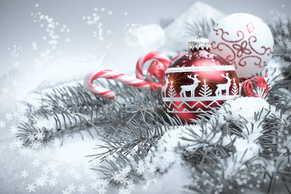 Χριστούγεννα Δέντρο Διακοσμημένα Υποκαταστήματα Στο Χιόνι Αντίγραφο Χώρου — Φωτογραφία Αρχείου