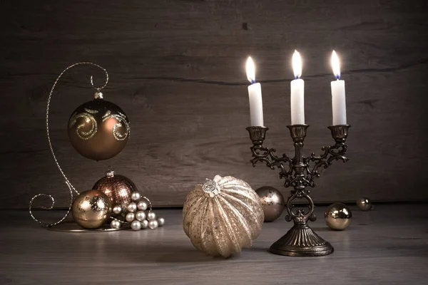 Decorazioni natalizie vintage su legno . — Foto Stock