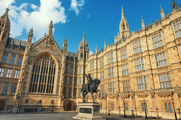 Old Palace Yard of Palace of Westminster i London — Stockfoto