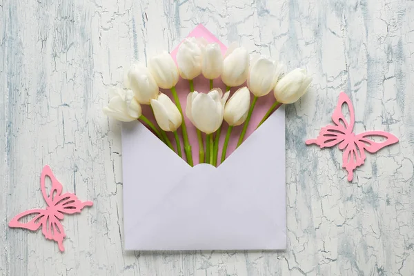 Puesta Plana Primavera Tulipanes Blancos Sobre Blanco Rosa Sobre Fondo — Foto de Stock