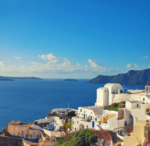 Hermosa Santorini Grecia Apartamentos Casas Con Vistas Caldera Volcánica Pueblo —  Fotos de Stock