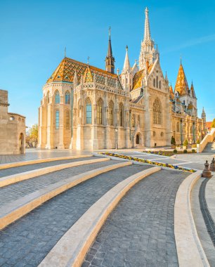 Matthias Kilisesi Buda Castle, Budapeşte, parlak bir günde