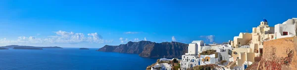 Imagen Panorámica Del Pueblo Oia Isla Santorini Grecia Con Iglesia — Foto de Stock