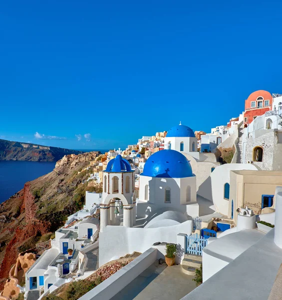Lokale Kerk Met Blauwe Koepel Oia Dorp Santorini Eiland Griekenland — Stockfoto