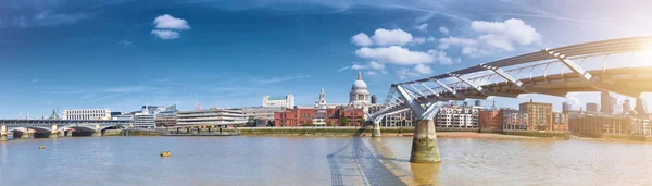 Лондон Панорамний Вид Через Темзу Міленієвим Мостом Сент Пол Лондонський — стокове фото