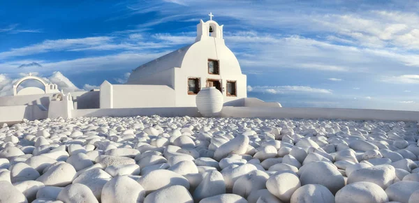 Santorini Grekland Kapell Oia Byn Vid Kanten Vulkaniska Caldera — Stockfoto