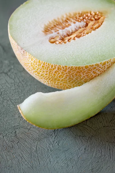 Slice Half Tasty Cantaloupe Melone Dark Textured Background — Stock Photo, Image