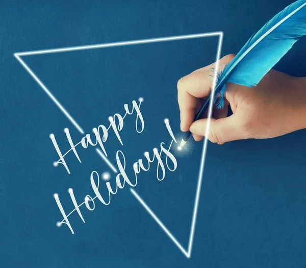 Vrouwelijke Handschrift Happy Holidays Met Blauwe Traditionele Veer Ganzenveer Donkerblauwe — Stockfoto