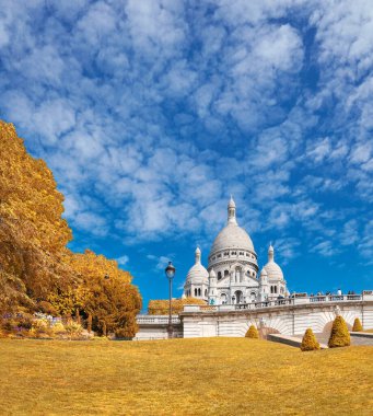 Montmartre, Paris, Fransa 'da Sacre-Coeur Bazilikası, sonbaharın başlarında