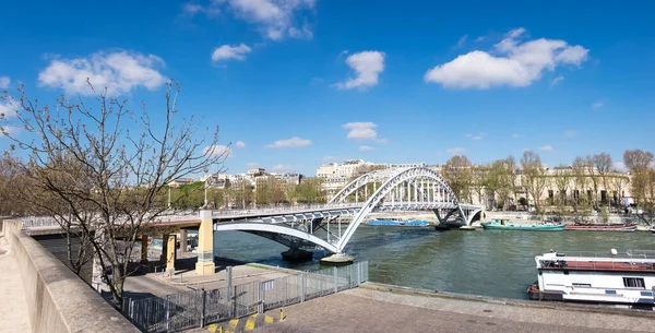 巴黎桥 Passerelle Debilly 法国巴黎埃菲尔铁塔附近的一座拱桥 全景图像 — 图库照片