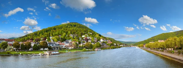 Panoramaudsigt Heidelberg Neckar Floden Fra Karl Theodor Bridge Sommersolrig Dag - Stock-foto