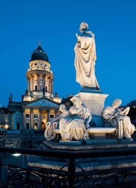 Katedra Pomnik Niemiecki Shiller Gendarmenmarkt Berlinie — Zdjęcie stockowe