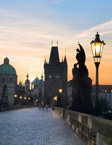 Prag, charles Köprüsü'nde şafak 