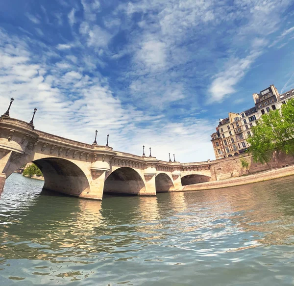 Most Pont Neuf Sekwanie Paryż Francja Słoneczny Dzień Panoramiczny Obraz — Zdjęcie stockowe
