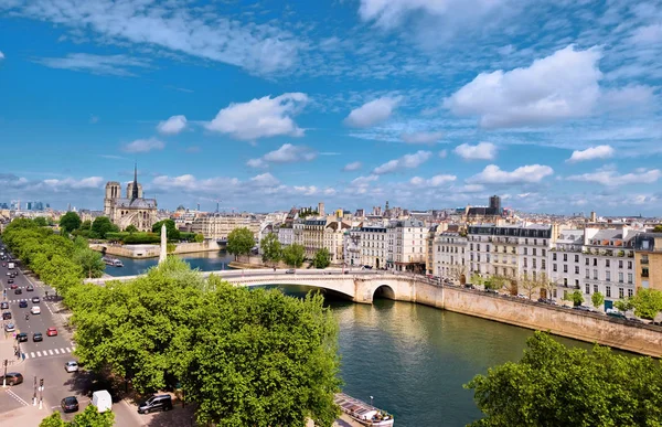 Baharda Paris Teki Notre Dame Katedrali Seine Nehri Üzerindeki Adaların — Stok fotoğraf