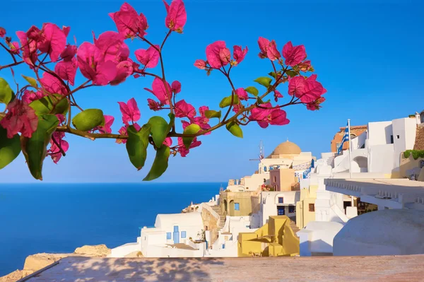 Oia Dorp Santorini Eiland Griekenland Een Heldere Dag Met Paarse — Stockfoto
