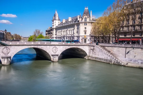 Saint Michel Köprüsü Paris Fransa Seine Nehrinde Güneşli Bir Günde — Stok fotoğraf