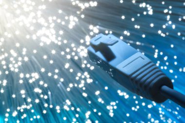 Optik fiber ağ kablosunun sonunda yakın plan