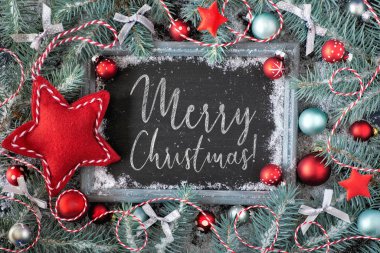 Süslü tebeşirli yeşil, kırmızı ve gümüş Noel arkaplanı 