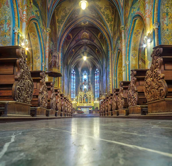 Innenraum der Basilika St. Peter und Paul in Vysehrad, Prag — Stockfoto