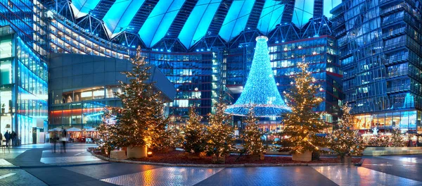 Christmas decorations at Potsdammer Square in Berlin — Stock Photo, Image