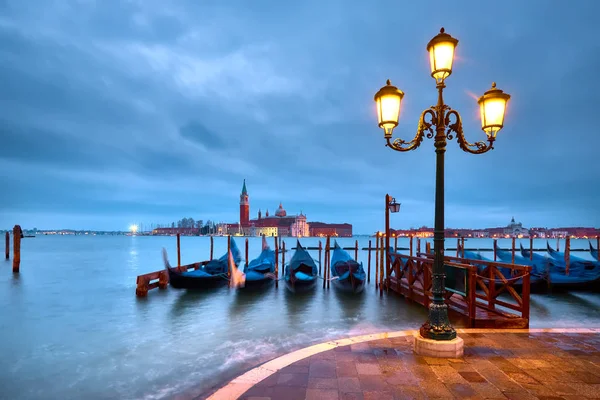 Italien, venezianischer Damm bei Nacht — Stockfoto