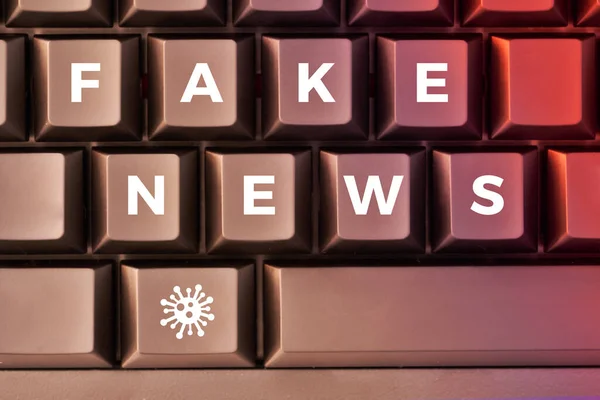 Text Fake News Keys Keyboard Close Electronic Computer Keyboard Warning — Stock Photo, Image