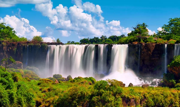 Wodospady Iguazu Argentynie Panoramiczny Widok Kilku Potężnych Kaskad Wodnych Tworzących — Zdjęcie stockowe