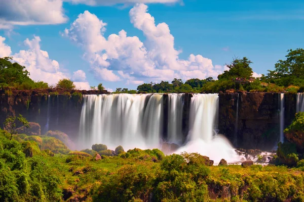 Iguazu Vízesések Argentínában Kilátás Ördög Szájából Egy Napos Napon Kék — Stock Fotó