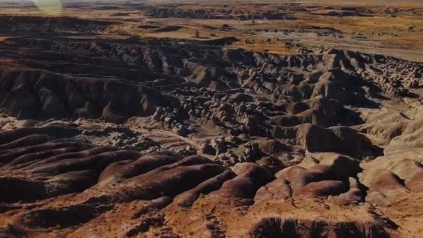 Légi Felvétel Vörös Sziklás Geológiai Alakzat Elhagyatott Napsütötte Táj Utah — Stock videók