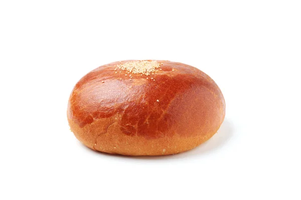 Anpan pão redondo com azuki pasta de feijão vermelho isolado no fundo branco — Fotografia de Stock