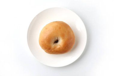 beyaz arka plan üzerinde izole tabak tasiye ekmek