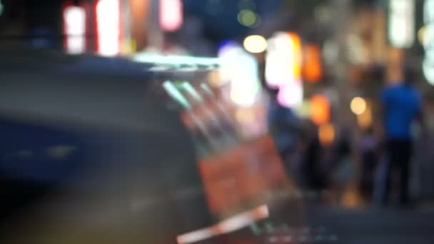 Menigten van Japans en toeristische nachts wandelen op Takeshita street, Harajuku, Tokio, Japan. — Stockvideo